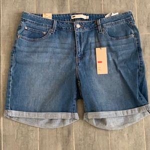Levi’s Shorts NWT